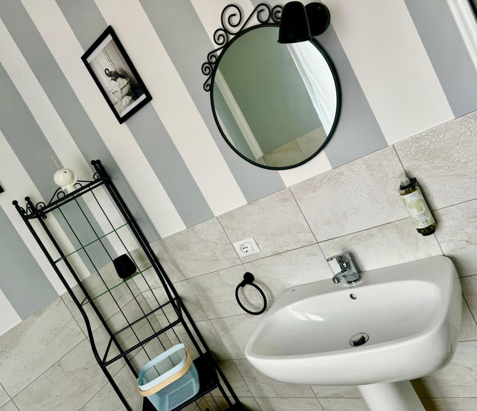 Civico 250 Bed & Breakfast Pescara Exterior photo